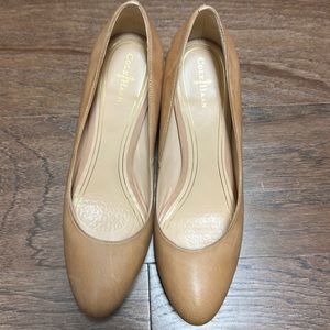 Cole Haan2 1/2 inch heel made with Nike and soul light brown color good shape